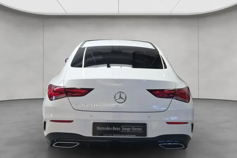 Mercedes-Benz CLA 250 din 2021 cu 72.246 km - oferta MER174224 - foto 4