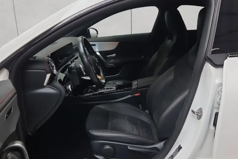 Mercedes-Benz CLA 250 din 2021 cu 72.246 km - oferta MER174224 - foto 9
