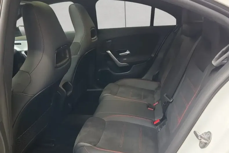 Mercedes-Benz CLA 250 din 2021 cu 72.246 km - oferta MER174224 - foto 17