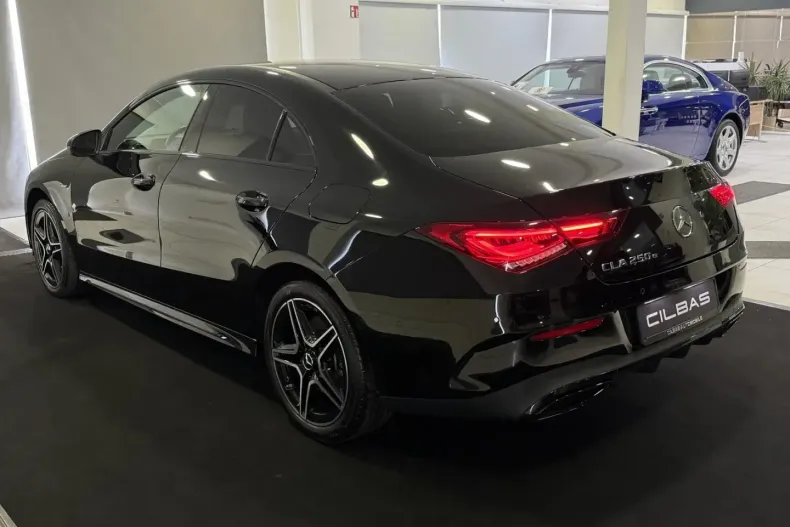 Mercedes-Benz CLA 250 din 2021 cu 37.000 km - oferta MER174226 - foto 9