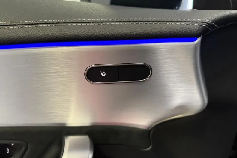 Mercedes-Benz CLA 250 din 2021 cu 37.000 km - oferta MER174226 - foto 11