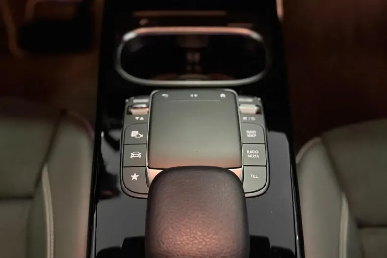 Mercedes-Benz CLA 250 din 2021 cu 37.000 km - oferta MER174226 - foto 20