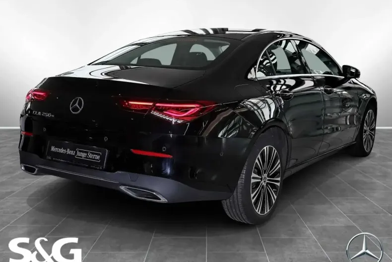 Mercedes-Benz CLA 250 din 2022 cu 70.520 km - oferta MER174228 - foto 3
