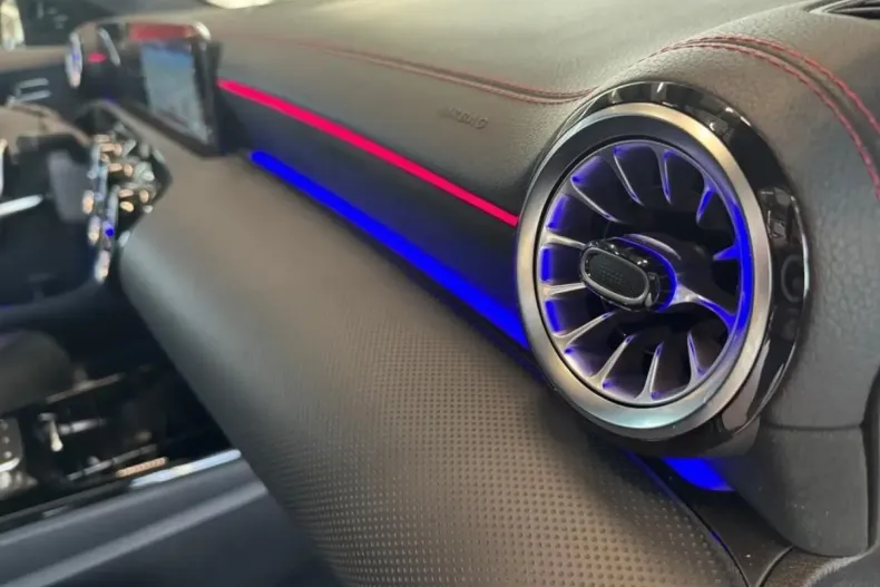 Mercedes-Benz CLA 250 din 2021 cu 50.500 km - oferta MER174229 - foto 13