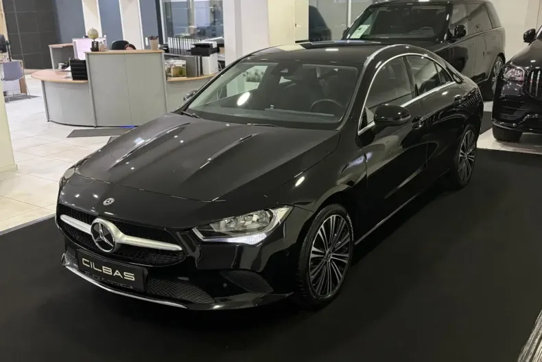 Mercedes-Benz CLA 250 din 2021 cu 61.645 km - oferta MER174232 - foto 1