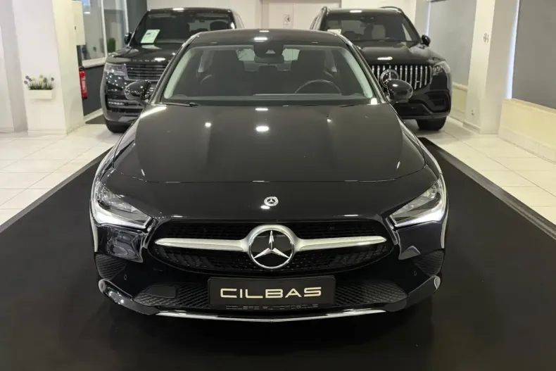 Mercedes-Benz CLA 250 din 2021 cu 61.645 km - oferta MER174232 - foto 3