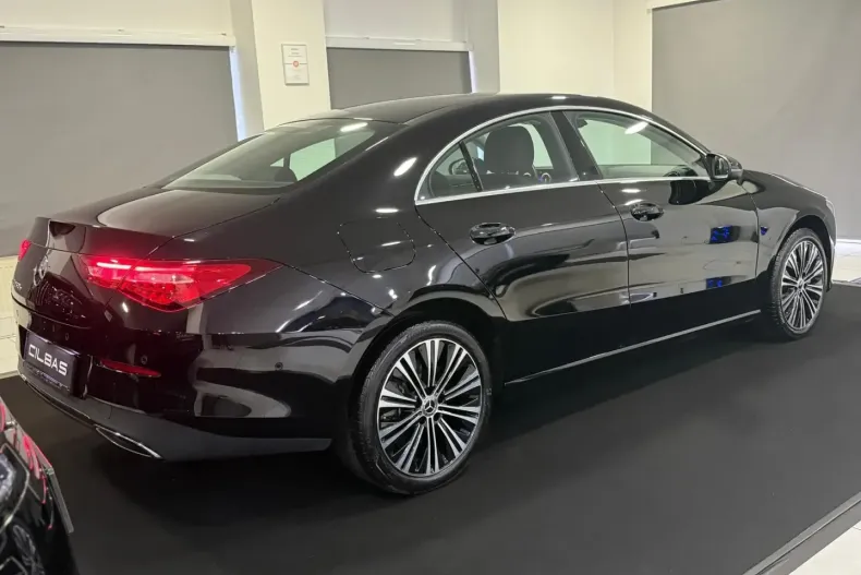 Mercedes-Benz CLA 250 din 2021 cu 61.645 km - oferta MER174232 - foto 7