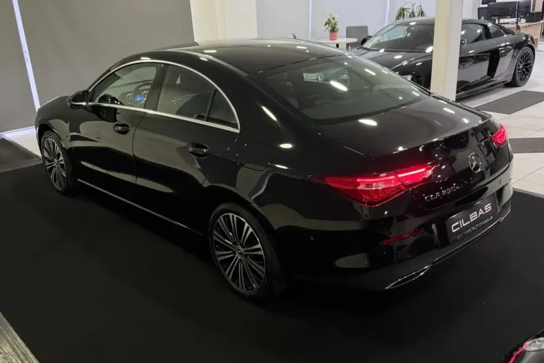 Mercedes-Benz CLA 250 din 2021 cu 61.645 km - oferta MER174232 - foto 11