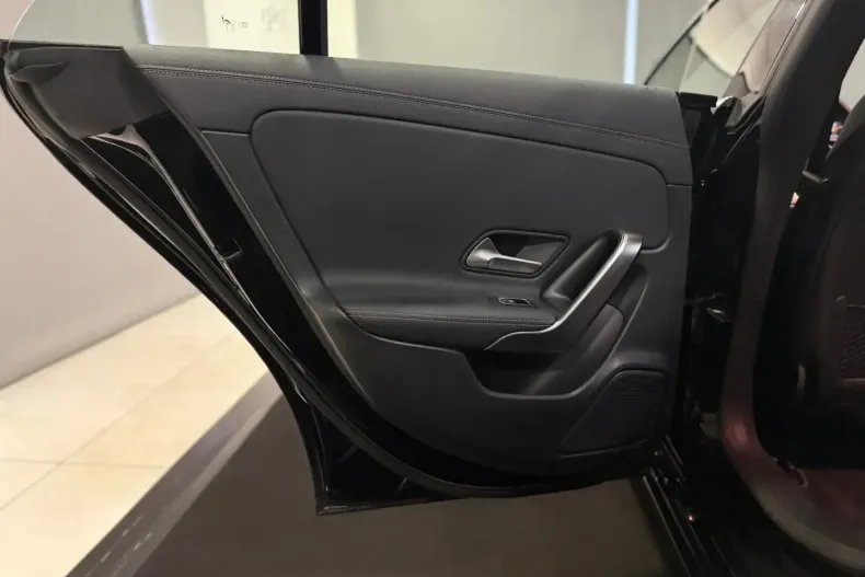 Mercedes-Benz CLA 250 din 2021 cu 61.645 km - oferta MER174232 - foto 20