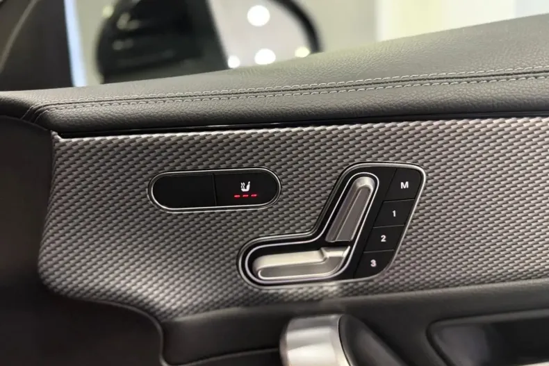 Mercedes-Benz CLA 250 din 2021 cu 61.645 km - oferta MER174232 - foto 26