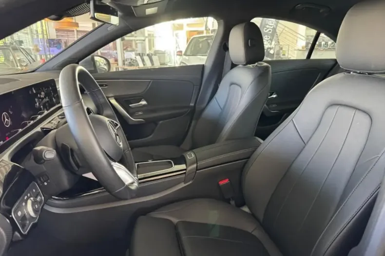 Mercedes-Benz CLA 180 din 2024 cu 24.004 km - oferta MER174236 - foto 6