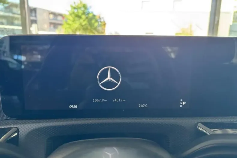 Mercedes-Benz CLA 180 din 2024 cu 24.004 km - oferta MER174236 - foto 14