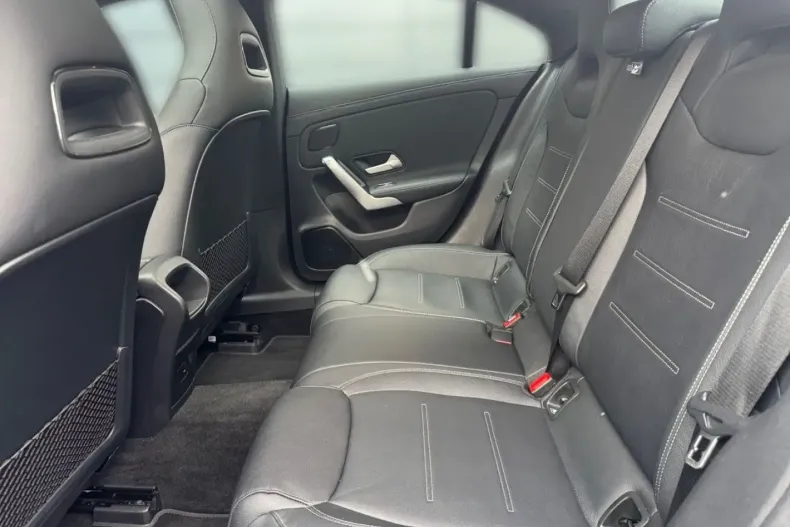 Mercedes-Benz CLA 250 din 2021 cu 59.559 km - oferta MER174237 - foto 11