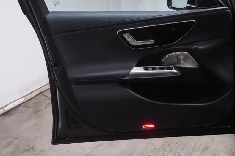 Mercedes-Benz E 200 din 2024 cu 17.200 km - oferta MER174264 - foto 10