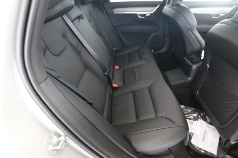 Volvo V90 din 2025 cu 24.329 km - oferta VOL174269 - foto 4