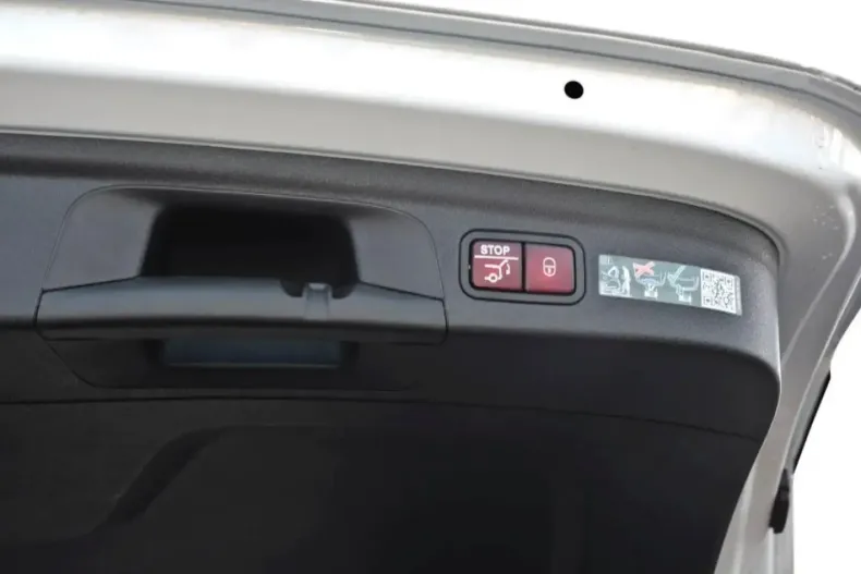 Mercedes-Benz GLE 350 din 2025 cu 7.300 km - oferta MER174273 - foto 24