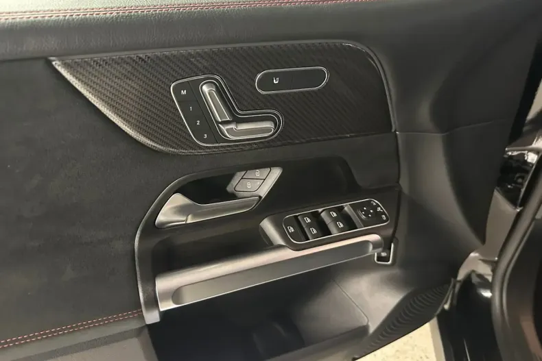 Mercedes-Benz GLB 35 AMG din 2023 cu 16.800 km - oferta MER174274 - foto 8