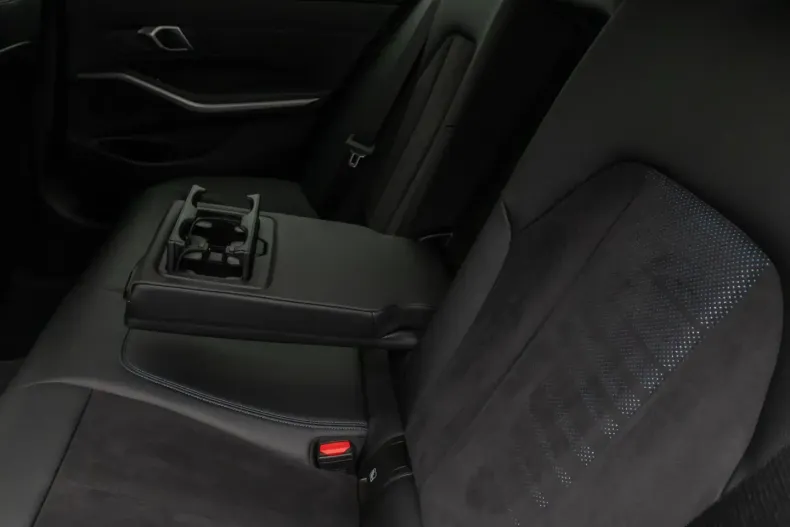 BMW 320 din 2024 cu 25.550 km - oferta BMW174275 - foto 27