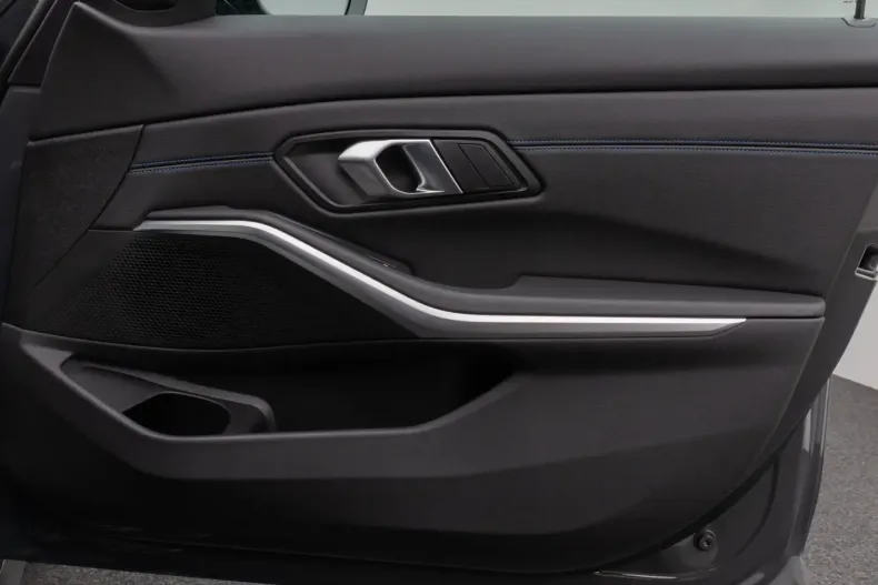 BMW 320 din 2024 cu 25.550 km - oferta BMW174275 - foto 30