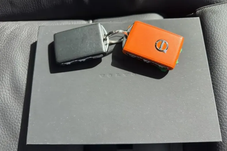 Volvo XC90 din 2024 cu 16.437 km - oferta VOL174278 - foto 15