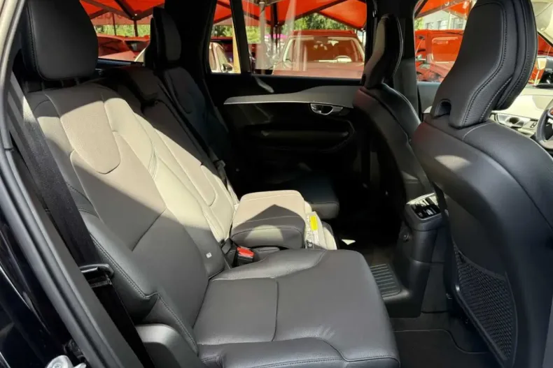 Volvo XC90 din 2025 cu 15.327 km - oferta VOL174279 - foto 11