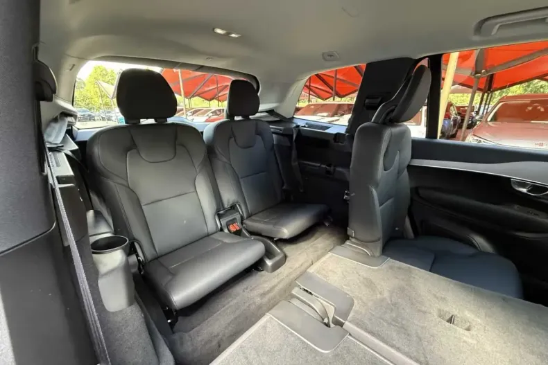 Volvo XC90 din 2025 cu 15.327 km - oferta VOL174279 - foto 12