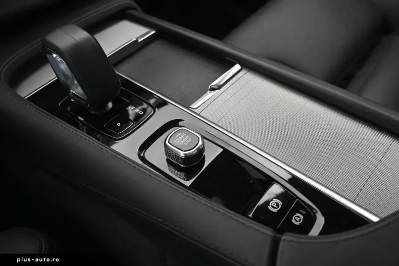 Volvo XC90 din 2023 cu 38.170 km - oferta VOL174283 - foto 24