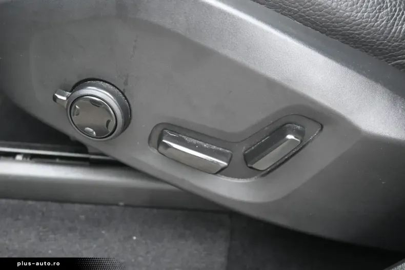 Volvo XC90 din 2023 cu 38.170 km - oferta VOL174283 - foto 29