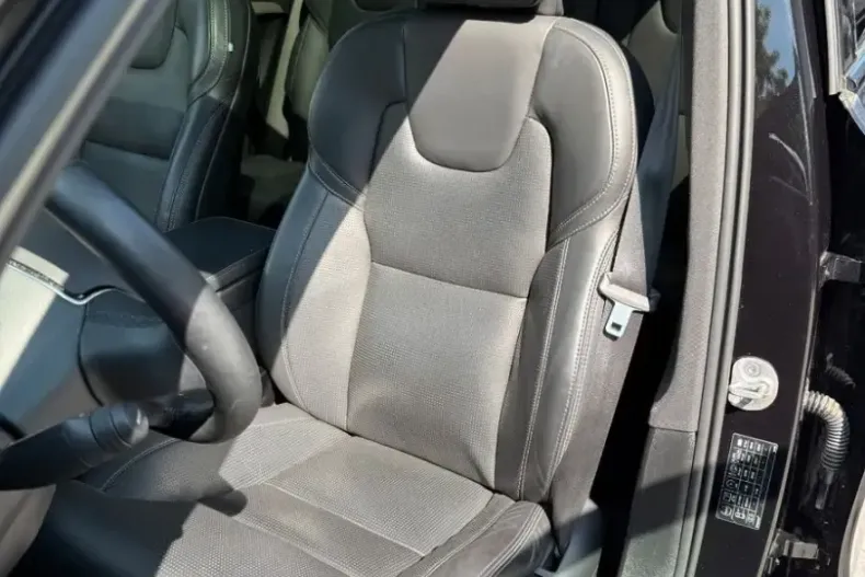 Volvo XC90 din 2023 cu 50.600 km - oferta VOL174284 - foto 9