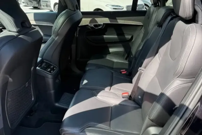 Volvo XC90 din 2023 cu 50.600 km - oferta VOL174284 - foto 13