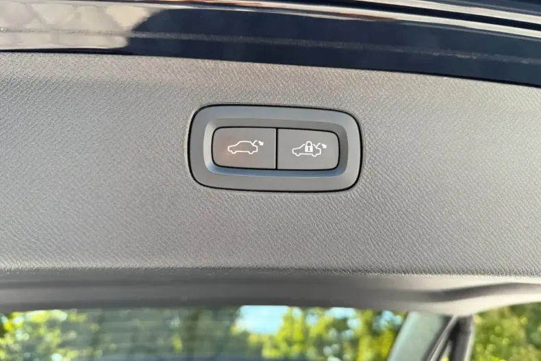 Volvo XC90 din 2023 cu 50.600 km - oferta VOL174284 - foto 17