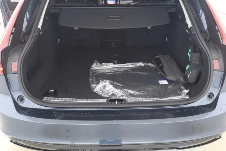 Volvo V90 din 2025 cu 26.963 km - oferta VOL174294 - foto 6