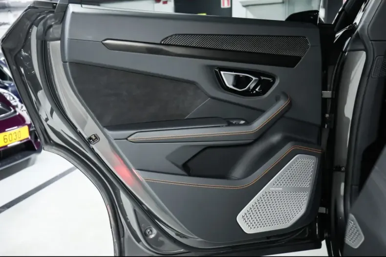 Lamborghini Urus din 2024 cu 6.480 km - oferta LAM174299 - foto 17