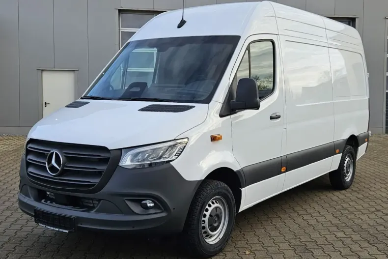 Mercedes-Benz Sprinter din 2024 cu 22.897 km - oferta MER174300 - foto 1