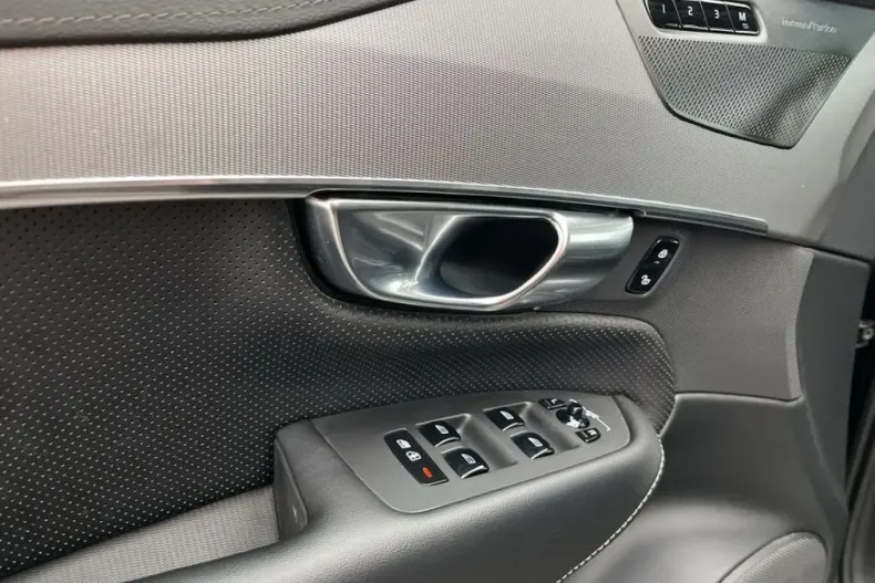 Volvo XC90 din 2022 cu 44.005 km - oferta VOL174301 - foto 20