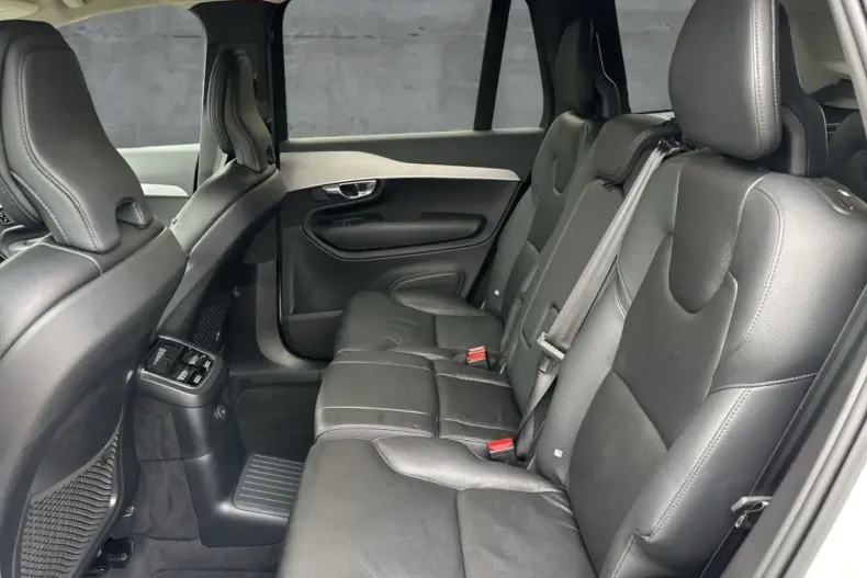 Volvo XC90 din 2022 cu 39.205 km - oferta VOL174302 - foto 12