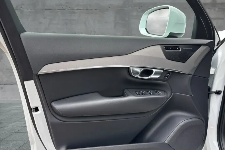 Volvo XC90 din 2022 cu 39.205 km - oferta VOL174302 - foto 15