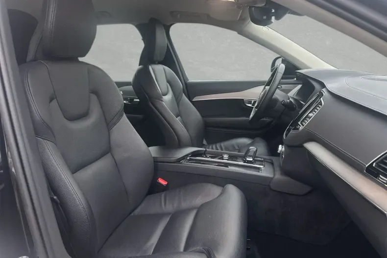 Volvo XC90 din 2023 cu 48.000 km - oferta VOL174303 - foto 4