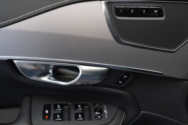 Volvo XC90 din 2022 cu 41.249 km - oferta VOL174306 - foto 10