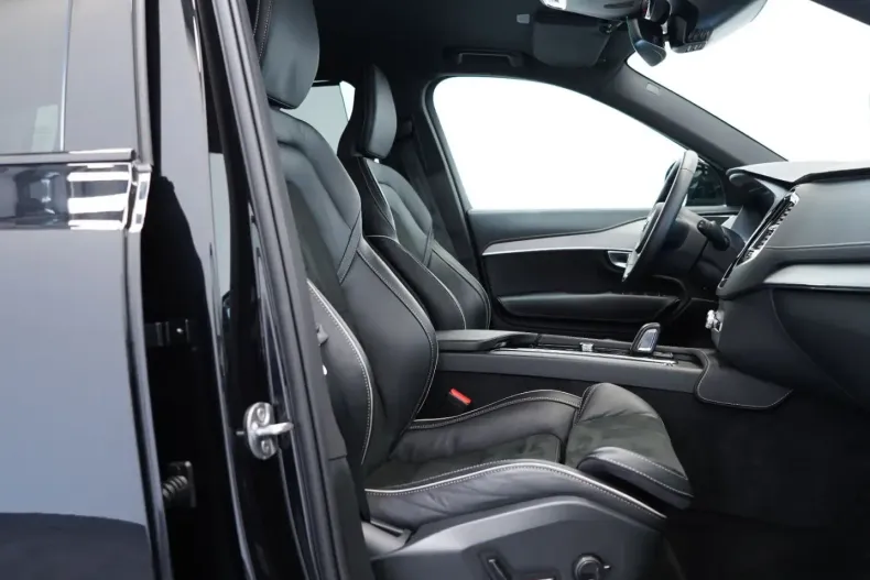 Volvo XC90 din 2022 cu 41.249 km - oferta VOL174306 - foto 12