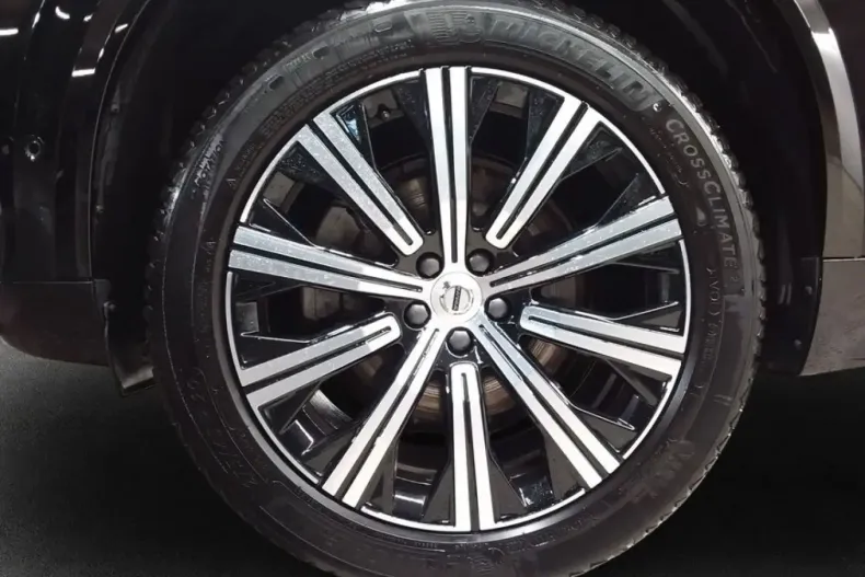 Volvo XC90 din 2024 cu 18.208 km - oferta VOL174310 - foto 7