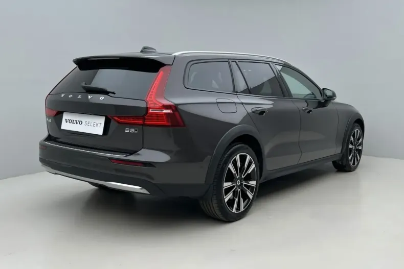 Volvo V60 din 2024 cu 37.511 km - oferta VOL174315 - foto 3