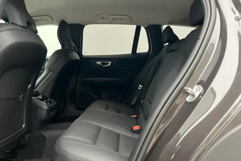 Volvo V60 din 2024 cu 37.511 km - oferta VOL174315 - foto 14