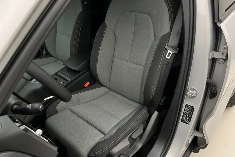 Volvo XC40 din 2023 cu 29.941 km - oferta VOL174316 - foto 14