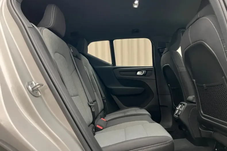 Volvo XC40 din 2023 cu 29.941 km - oferta VOL174316 - foto 16