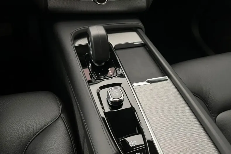 Volvo XC90 din 2022 cu 12.094 km - oferta VOL174317 - foto 12