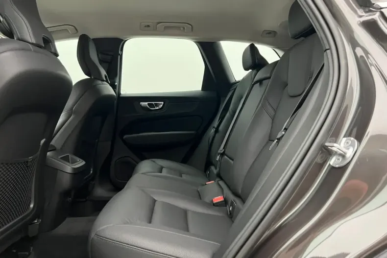 Volvo XC60 din 2022 cu 46.980 km - oferta VOL174318 - foto 11