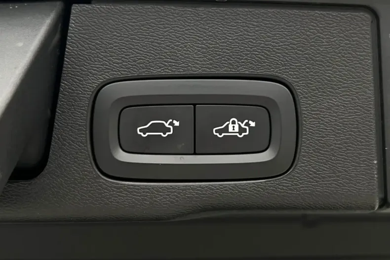 Volvo XC60 din 2022 cu 46.980 km - oferta VOL174318 - foto 25