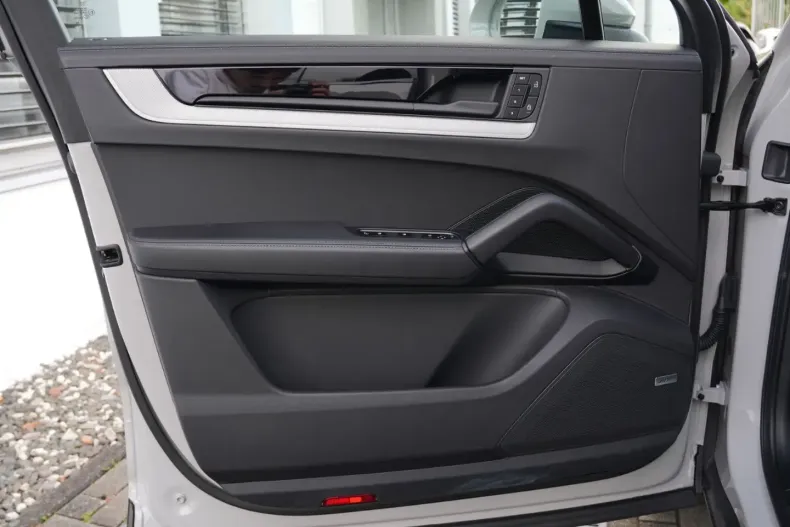 Porsche Cayenne din 2024 cu 19.000 km - oferta POR174329 - foto 35