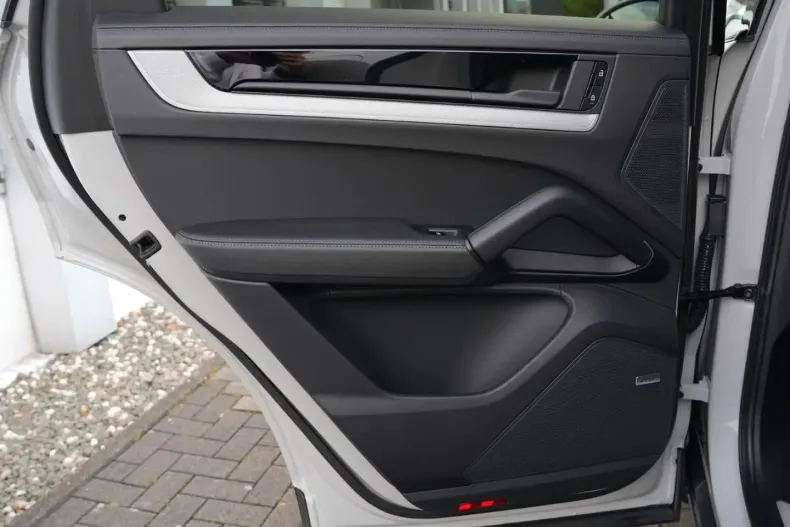 Porsche Cayenne din 2024 cu 19.000 km - oferta POR174329 - foto 41